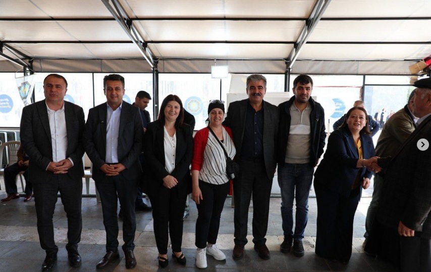 Eşbaşkanımız Roza  Hanım Altındağ Şeyh Sait meydanında halkla bayramlaşma programına katıldı