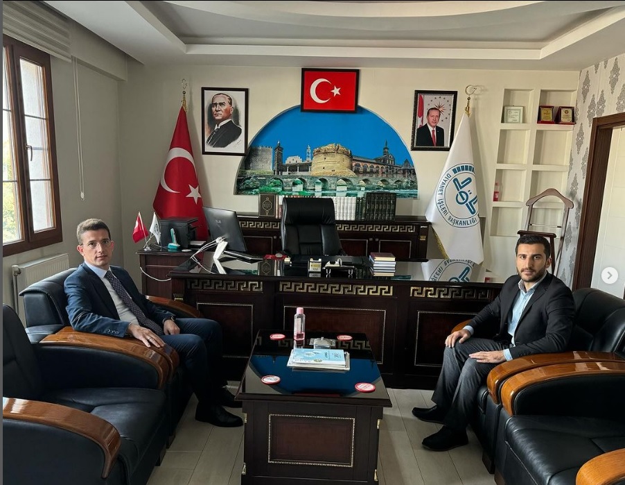 Belediye Başkan V. Yusuf Kaptanoğlu, kurum ziyaretleri kapsamında, İlçe Müftülüğünü ziyaret etti. 