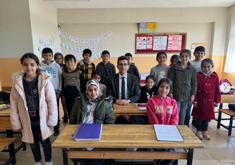 Belediye Başkan V. Yusuf Kaptanoğlu Şaklat İlkokulu ve Ortaokulunu Ziyaret etti